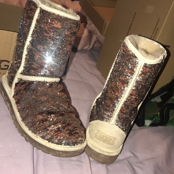 Uggs - Picture 1 of 2